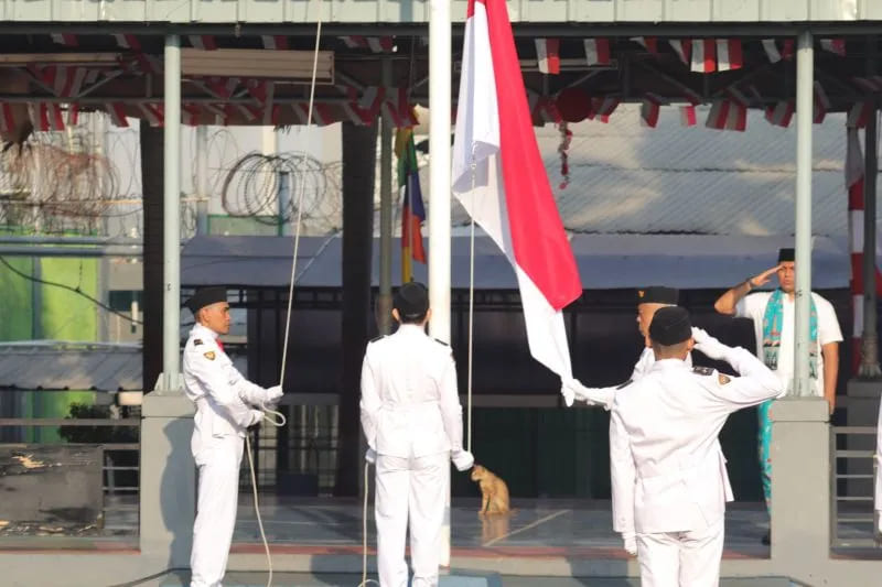 pengibaran bendera