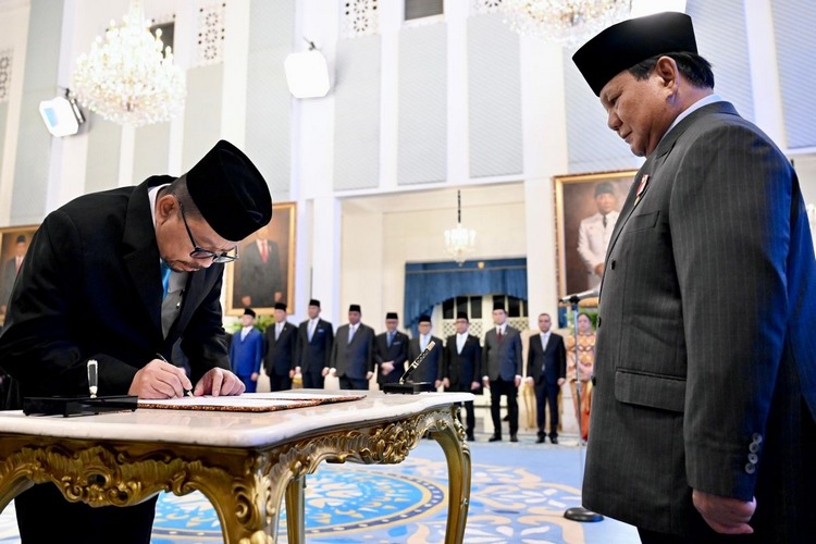 Presiden Prabowo Subianto mengangkat analis politik Muhammad Qodari sebagai Kepala Staf Kepresidenan (KSP).