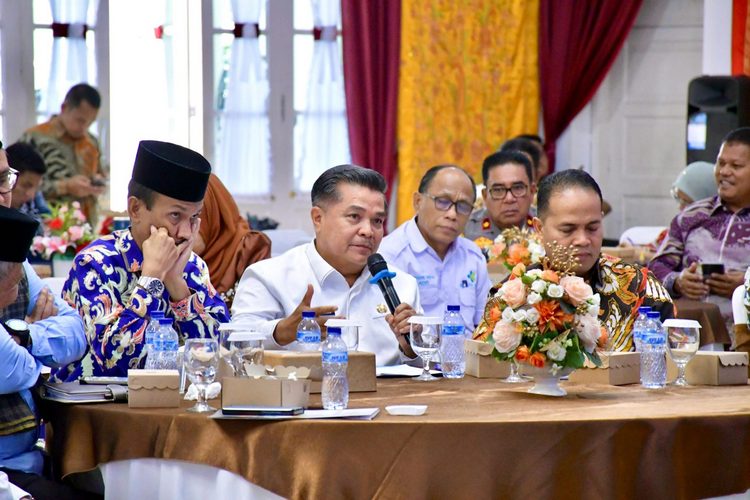 Bupati Agam, Benni Warlis, meminta agar pengawasan program MBG dilakukan secara ketat. (foto: infopublik)
