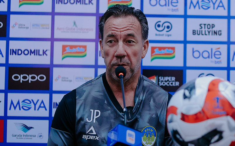Pelatih kepala PSIM, Jean-Paul Van Gastel