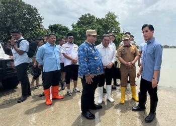 Wapres GIbran mengunjungi lokasi banjir Bekasi