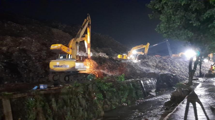 korban longsor bantargebang